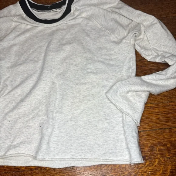 Monrow Gray Long Sleeve Top with Black Trim - Picture 3 of 3